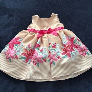 This beautiful dress was worn couple of times too. Has soft inner layers:)